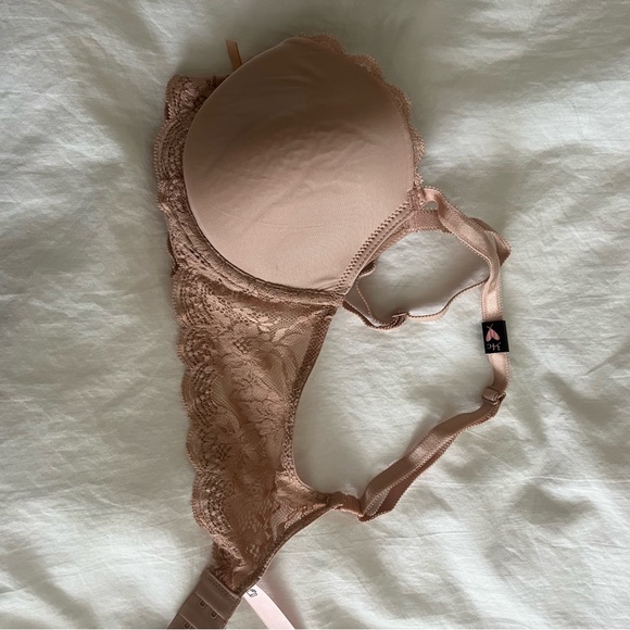 Victoria's Secret Dream Angels Demi Bra - Picture 3 of 4